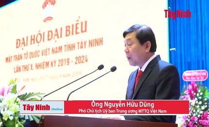 Ông Nguyễn Hữu Dũng-Phó chủ tịch Ủy Ban Trung ương Mặt trận Tổ Quốc Việt Nam phát biểu chỉ đạo tại Đại hội