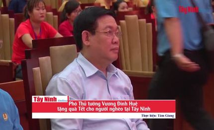 Phó Thủ tướng Vương Đình Huệ tặng quà Tết cho người nghèo tại Tây Ninh