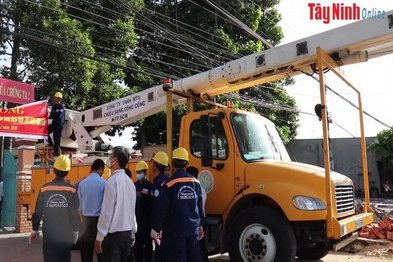 Khởi công lắp đặt hệ thống đèn chiếu sáng trên Quốc lộ 22