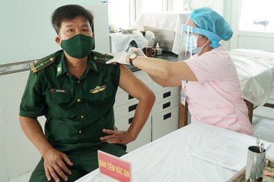 Tây Ninh: Tiêm vaccine phòng Covid-19 cho chiến sĩ biên phòng