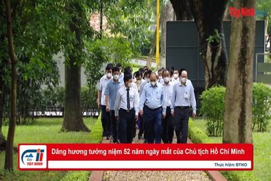 Dâng hương tưởng niệm 52 năm ngày mất của Chủ tịch Hồ Chí Minh