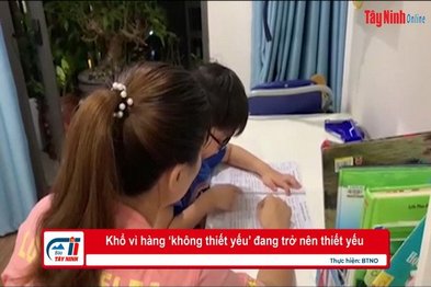 Khổ vì hàng ‘không thiết yếu’ đang trở nên thiết yếu