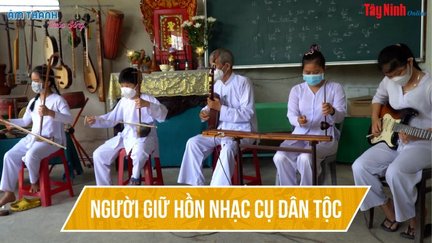 Người giữ hồn nhạc cụ dân tộc