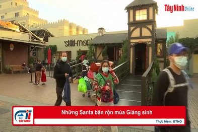 Những Santa bận rộn mùa Giáng sinh