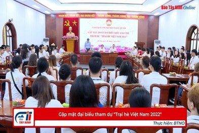 Gặp mặt đại biểu tham dự 