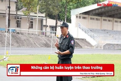 Những cán bộ huấn luyện trên thao trường