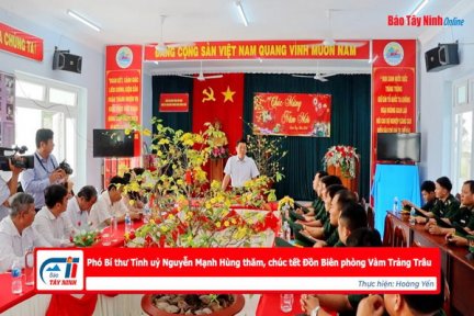 Phó Bí thư Tỉnh uỷ Nguyễn Mạnh Hùng thăm, chúc tết Đồn Biên phòng Vàm Trảng Trâu