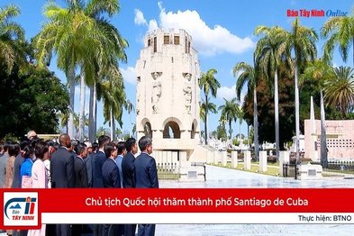 Chủ tịch Quốc hội thăm thành phố Santiago de Cuba