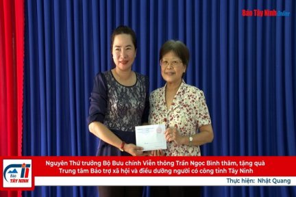 Nguyên Thứ trưởng Bộ Bưu chính Viễn thông thăm, tặng quà Trung tâm Bảo trợ xã hội và điều dưỡng người có công tỉnh