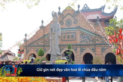 Giữ gìn nét đẹp văn hoá lễ chùa đầu năm