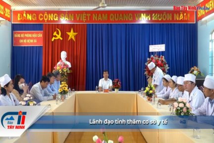 Lãnh đạo tỉnh thăm cơ sở y tế