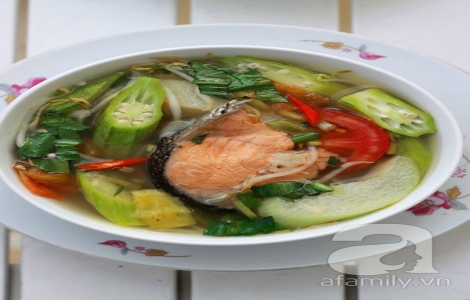 Canh chua đầu cá hồi ngon bổ rẻ cho cả nhà