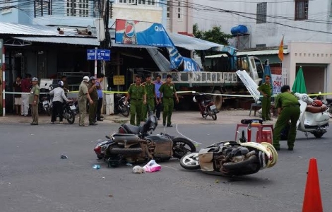 Xe tải tông sập nhà dân, một người thiệt mạng