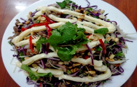 Thanh mát salad rau mầm thịt bò