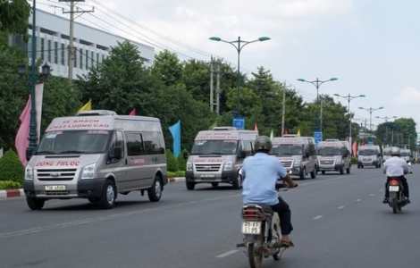 Xe hợp đồng chở từ 10 khách phải thông báo lịch trình đến Sở GTVT