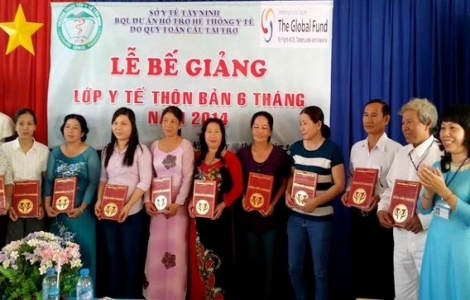 Bế giảng Lớp đào tạo nhân viên y tế thôn bản năm 2014