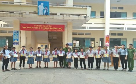 Truyền thông về Luật giao thông cho học sinh