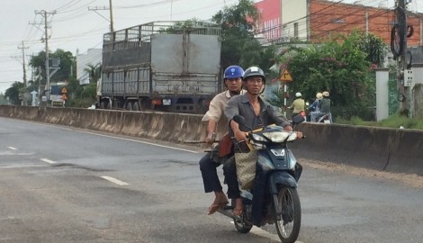 Vá đường như thế, chẳng khác “bẫy” người