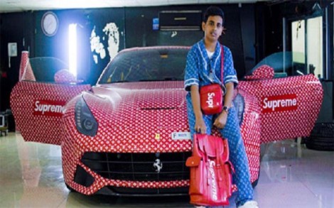 Tỷ phú Dubai tặng Ferrari cho con trai 15 tuổi