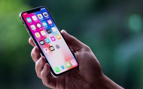 iPhone X giá càng cao, người dùng càng điên cuồng mua “táo”