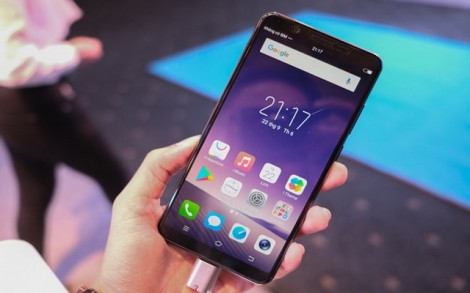 Vivo V7+: Smartphone hiển thị tràn màn hình giá 8 triệu đồng