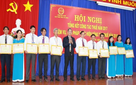 Phấn đấu hoàn thành vượt dự toán thu năm 2018