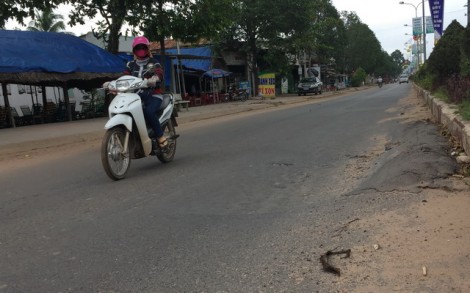 Nguy cơ tai nạn vì đường lún