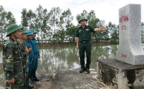 Người dân tham gia tự quản đường biên, cột mốc