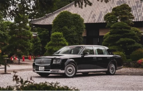 Toyota Century - xe siêu sang 'độc hành'