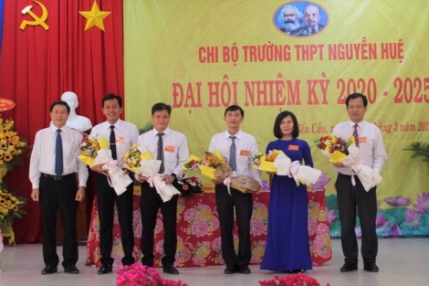 Đại hội Điểm Chi bộ Trường THPT Nguyễn Huệ, Bến Cầu