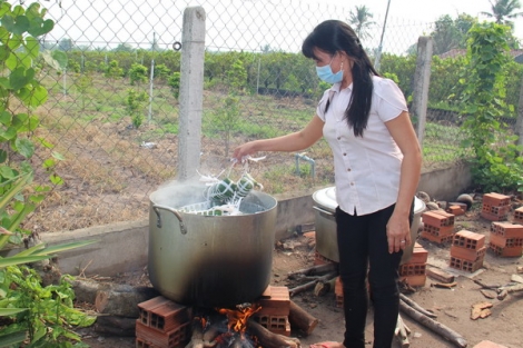 Những đòn bánh tét nghĩa tình