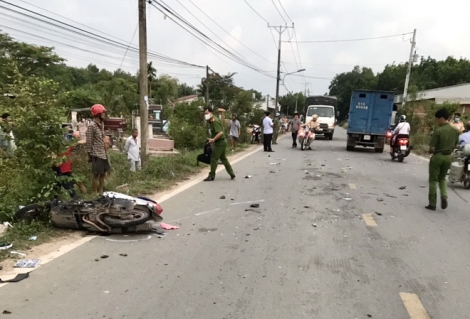 Chạy xe lấn trái tông vào xe tải, một người tử vong