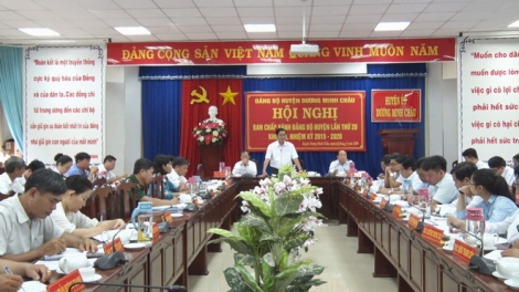 Dương Minh Châu hội nghị Ban Chấp hành Đảng bộ huyện lần thứ 20 khoá XI, nhiệm kỳ 2015-2020