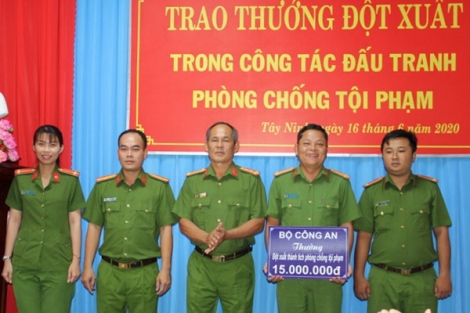 Bộ Công an khen thưởng 4 tập thể xuất sắc phá án