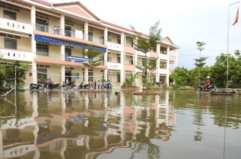 Ngập úng cục bộ tại Trường tiểu học Bàu Đồn