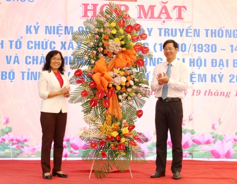 Họp mặt kỷ niệm 90 năm ngày truyền thống ngành tổ chức xây dựng Đảng