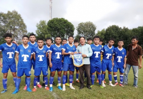 Giải bóng đá vô địch U18 huyện Gò Dầu năm 2020: U18 Thị trấn gặp U18 Phước Đông