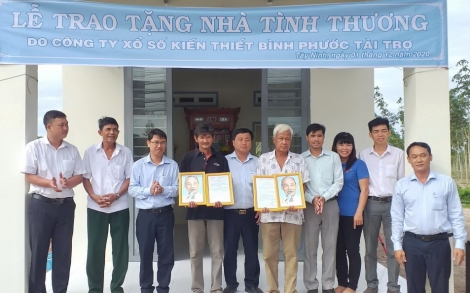 Tặng nhà tình thương tại xã Phước Vinh