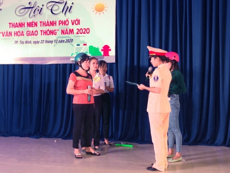 Sôi nổi hội thi “Thanh niên Thành phố với văn hóa giao thông”