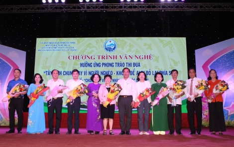 Chương trình văn nghệ "Chung tay vì nạn nhân chất độc da cam"