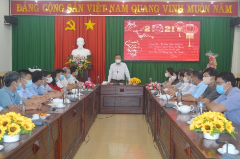 Phó Bí thư Thường trực Tỉnh ủy Phạm Hùng Thái chúc tết lãnh đạo thị xã Hòa Thành