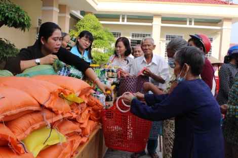 Các cấp Hội LHPN thị xã Hoà Thành: Tuyên truyền bầu cử đại biểu Quốc hội khoá XV và đại biểu HĐND các cấp nhiệm kỳ 2021-2026