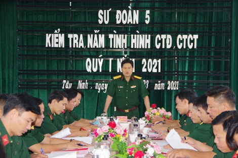 Kiểm tra, nắm tình hình công tác Đảng, công tác chính trị tại Trung đoàn 5