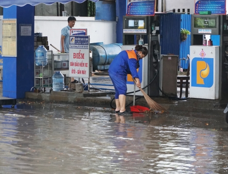 Sau cơn mưa, đường lại… ngập