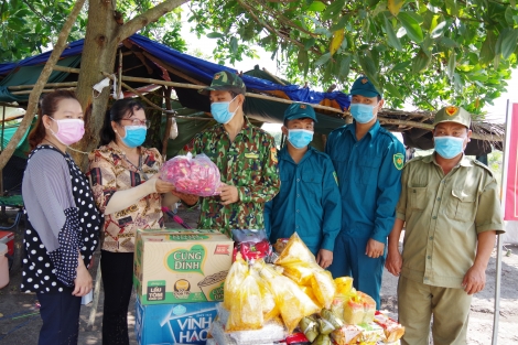 Tiếp sức lực lượng chống dịch trên tuyến biên giới Châu Thành