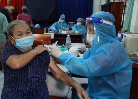 Thị xã Hoà Thành: Hơn 10.000 người được tiêm vaccine phòng Covid-19