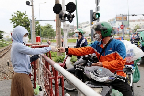 Vì sao không tiếp xúc F0, tự nhiên mắc COVID-19?