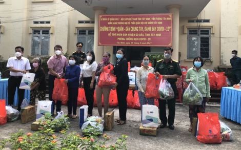 Chương trình “Quân – Dân chung tay đánh bay Covid-19” tại Gò Dầu