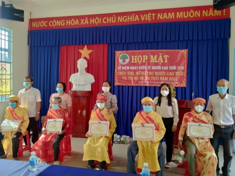 Bước vào giai đoạn già hoá dân số