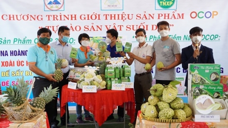 Khai trương điểm trưng bày sản phẩm OCOP